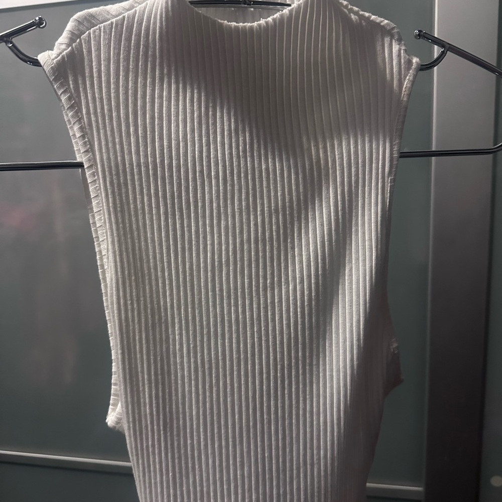 Sleeveless White Cutout Mini Dress - Picture 4 of 8